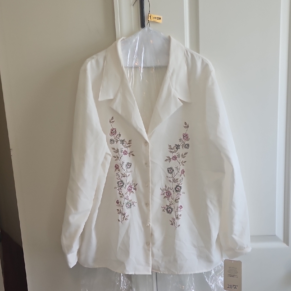 nwt womens cream button front blouse with floral front sz 20w plus preferred